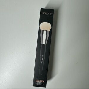 HUDA BEAUTY Base Brush - Black and Cream